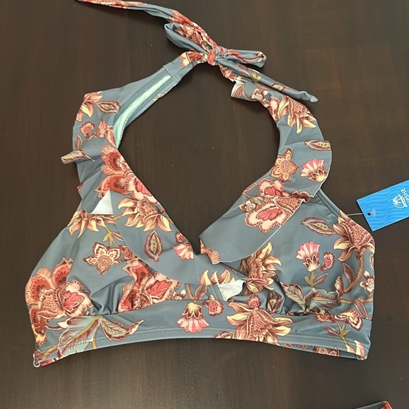 ⭐️Host Pick⭐️Cupshe Floral Ruffled Bikini Top & Retro Ruched Bottoms Set Size M - Picture 3 of 13